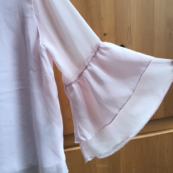 H&M BELL SLEEVE TOP - Picture 2 of 6